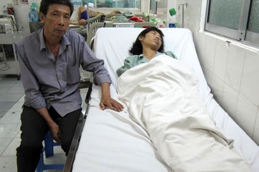 Anh mất vì tai nạn giao thông, em nguy kịch vì bệnh suy thận