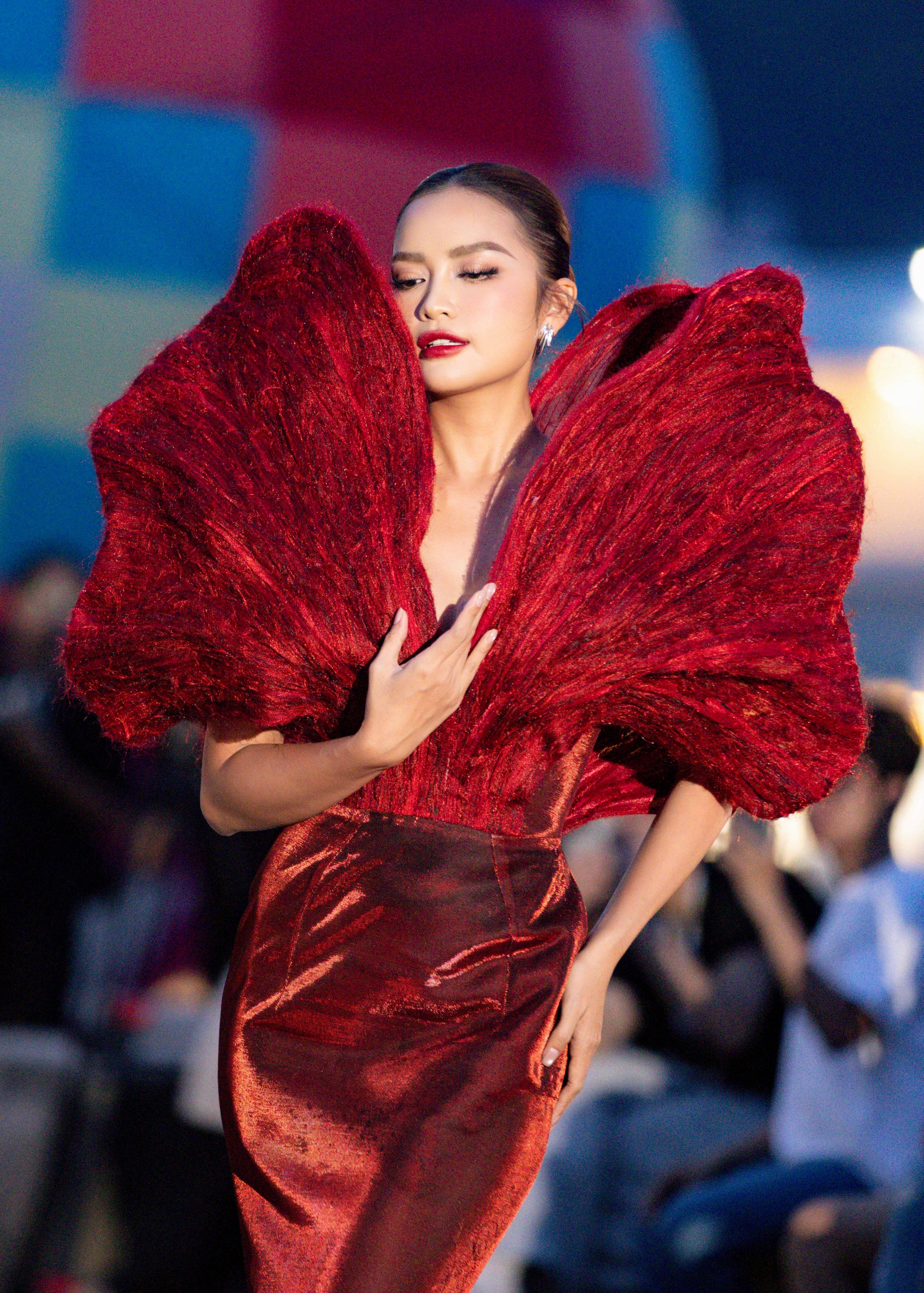 Hoa hậu Ngọc Châu lấy lại vóc dáng, xuất hiện rạng rỡ giữa dàn người đẹp - 1