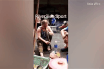 Báo nước ngoài viết về nữ du khách Tây bị say thuốc lào