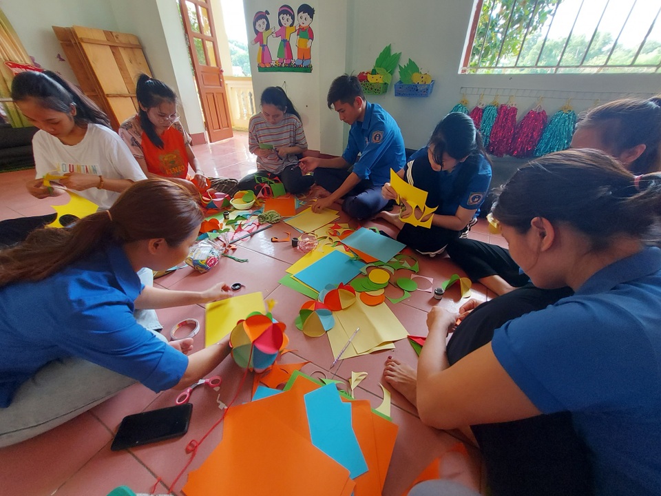 Tuổi trẻ Nghệ An chung sức triển khai chương trình “Đèn lồng yêu thương” - 1