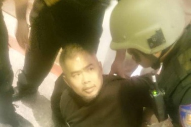 Bao vây khách sạn, giải cứu cô gái bị người nước ngoài khống chế