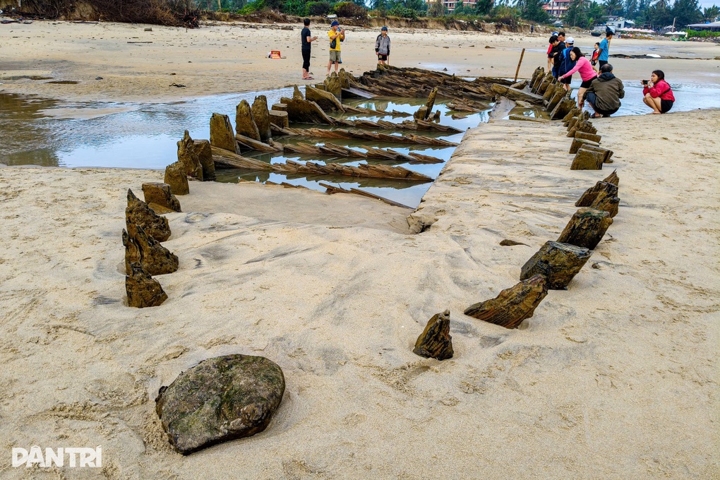 Tàu cổ trên biển Hội An làm bằng gỗ tốt, cho phép thực hiện hải trình dài - 1