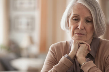 Con trai nhờ mẹ giấu giếm chuyện ngoại tình