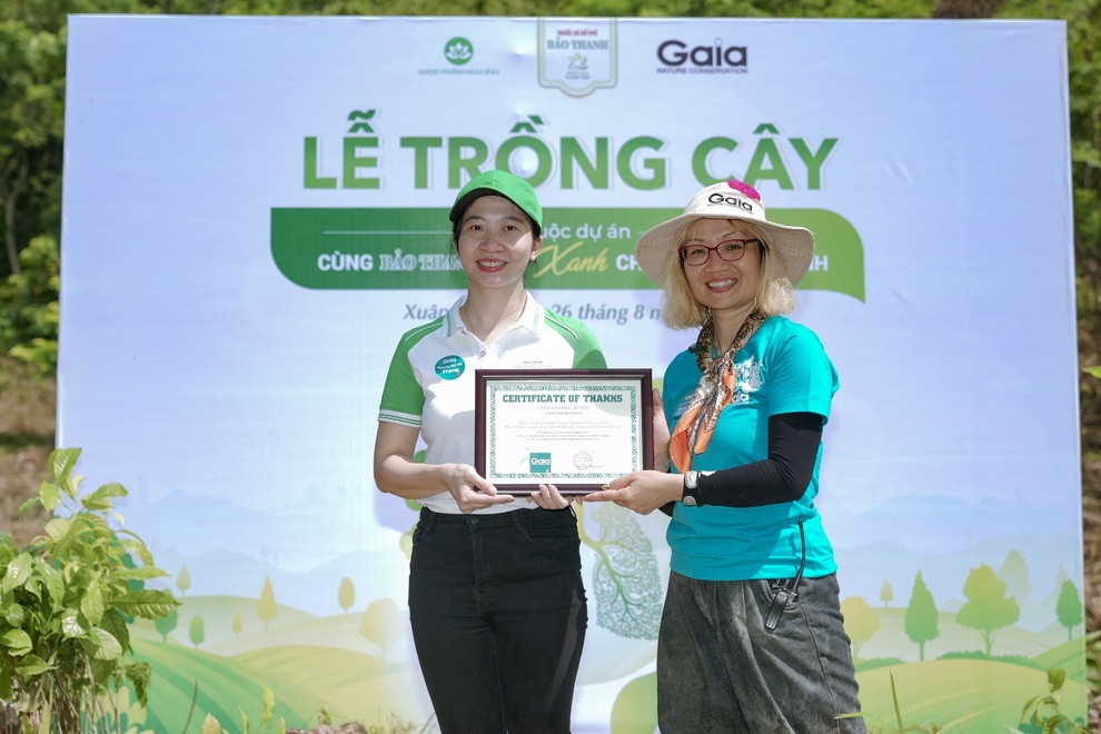 Bảo Thanh trồng 1.200 cây gỗ, góp phần bảo vệ lá phổi xanh của Trái đất - 2 Bảo Thanh trồng 1.200 cây gỗ, góp phần bảo vệ lá phổi xanh của Trái đất - 2