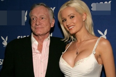 Người mẫu Playboy tiết lộ về quan hệ tình ái với tổng biên tập hơn 53 tuổi