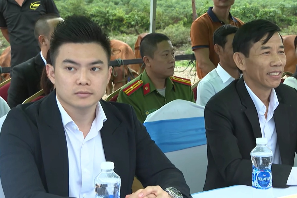 Gia thế thiếu gia nhà chủ tịch Tập đoàn Sơn Hải - 1 Gia thế thiếu gia nhà chủ tịch Tập đoàn Sơn Hải - 1