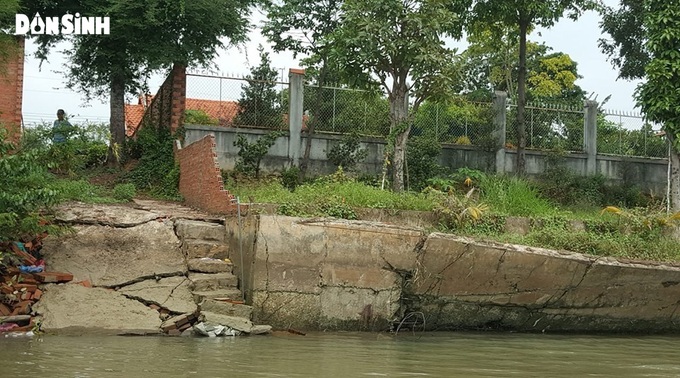 Bắt 2 phương tiện hút cát trái phép trên sông Đồng Nai - Ảnh 1. Bắt 2 phương tiện hút cát trái phép trên sông Đồng Nai - Ảnh 1.
