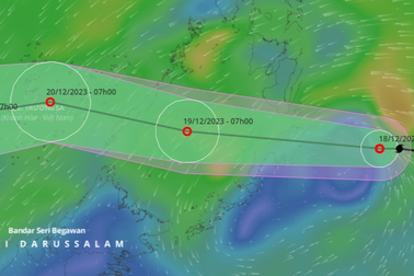 Bão Jelawat suy yếu trước khi vào Biển Đông