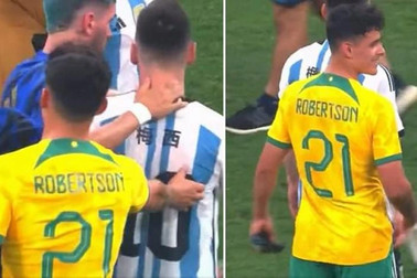 Lionel Messi có động thái phũ phàng khiến cầu thủ Man City buồn tủi