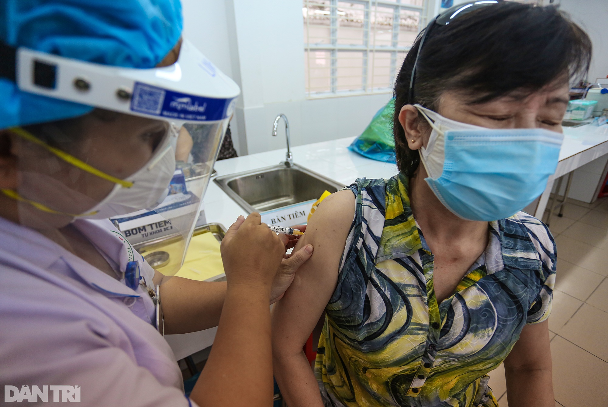 TPHCM dùng trường học, nhà thi đấu để tiêm vắc xin Covid-19 cho 1 triệu dân - 14 TPHCM dùng trường học, nhà thi đấu để tiêm vắc xin Covid-19 cho 1 triệu dân - 14