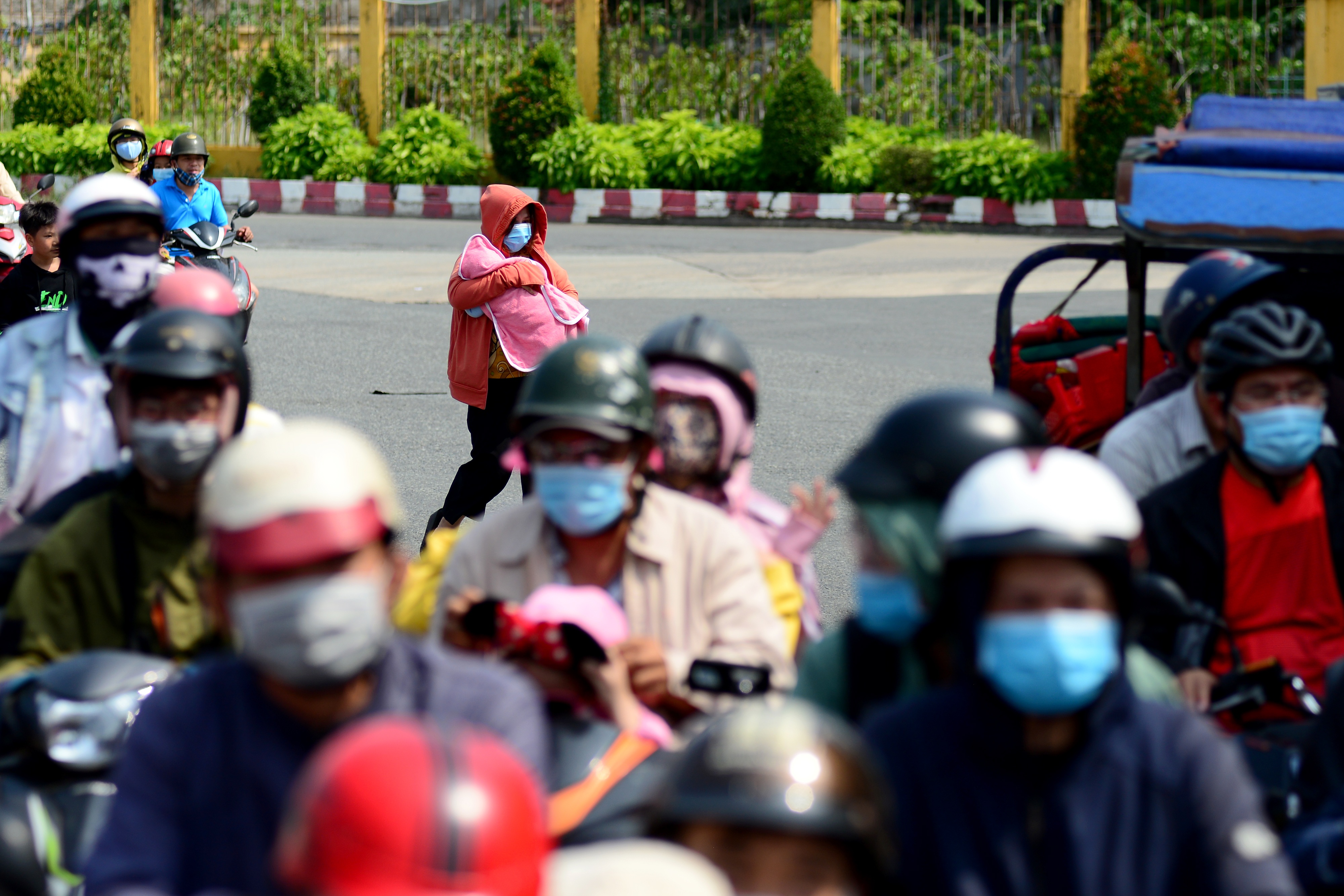Kẹt xe kinh hoàng kéo dài hơn 2km tuyến đường phà Cát Lái - Nhơn Trạch - 14 Kẹt xe kinh hoàng kéo dài hơn 2km tuyến đường phà Cát Lái - Nhơn Trạch - 14