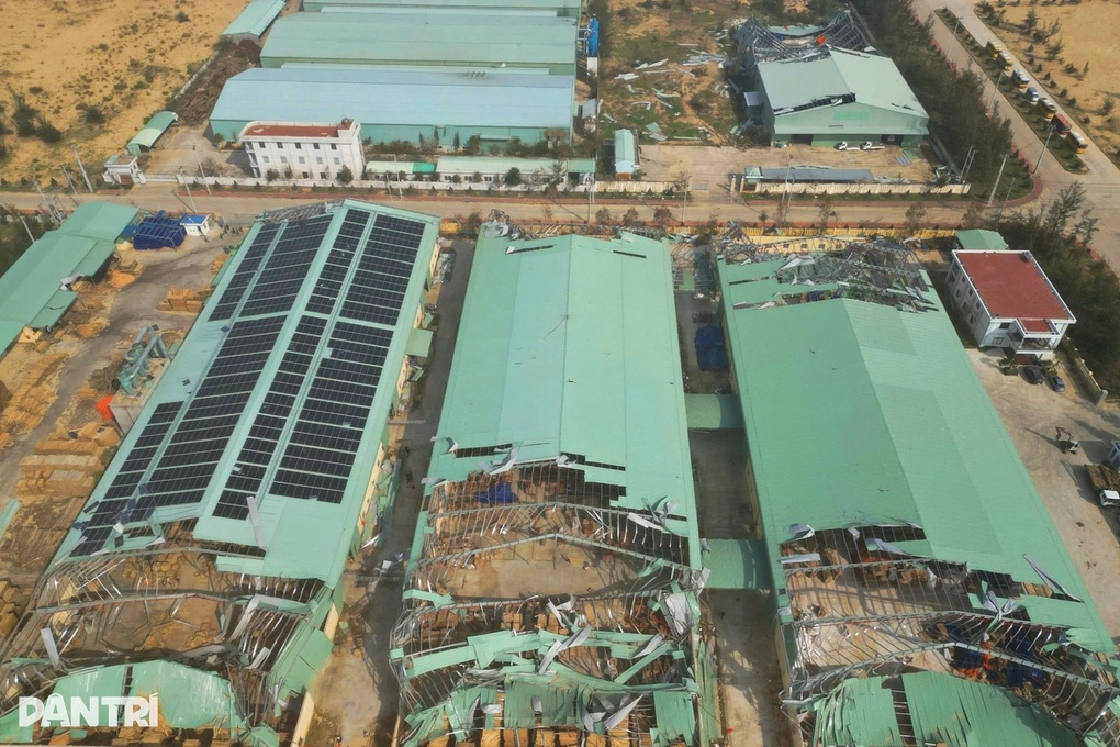 Thủ tướng Phạm Minh Chính chỉ đạo khắc phục thiệt hại sau bão Kalmaegi - 4 Thủ tướng Phạm Minh Chính chỉ đạo khắc phục thiệt hại sau bão Kalmaegi - 4