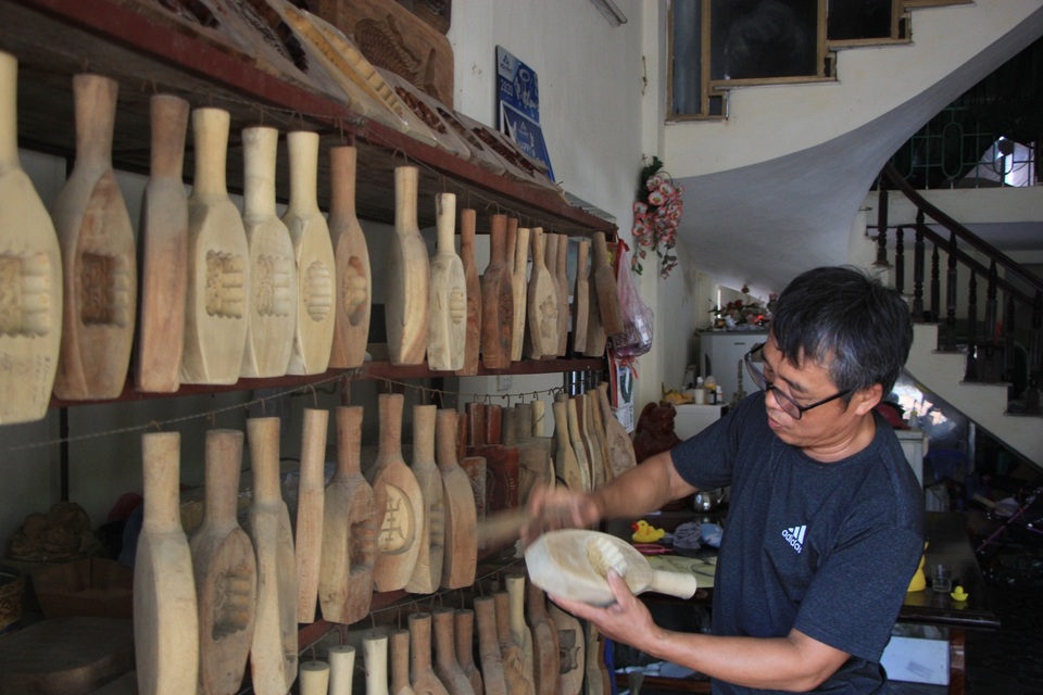 Nghệ nhân 40 năm “giữ hồn” cho chiếc bánh Trung thu truyền thống - 1 Nghệ nhân 40 năm “giữ hồn” cho chiếc bánh Trung thu truyền thống - 1