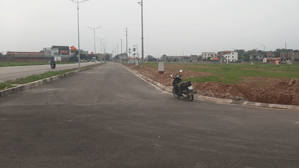 Thanh Hóa: Cắt cơn sốt đất điên đảo, tạm hoãn nhiều cuộc đấu giá đất vì Covid - 2 Thanh Hóa: Cắt cơn sốt đất điên đảo, tạm hoãn nhiều cuộc đấu giá đất vì Covid - 2