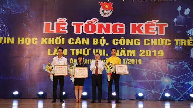 Trao giải Hội thi Tin học khối cán bộ, công chức trẻ toàn quốc năm 2019 - Ảnh 2.