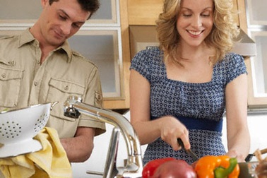 Nghệ thuật “rủ” ông xã cùng làm việc nhà 