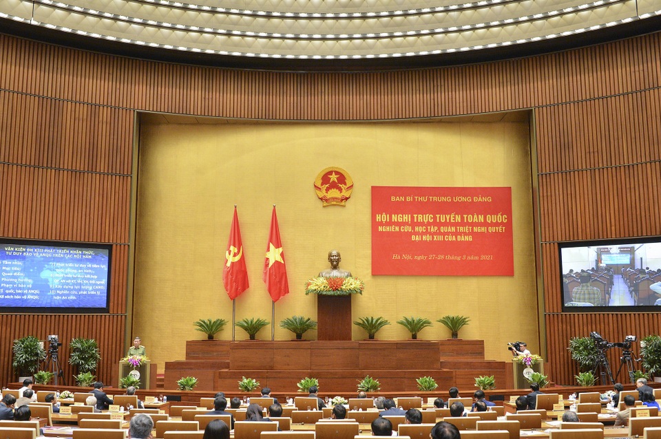 Đặt nhân tố con người, an ninh con người làm trung tâm của mọi hoạt động - 2 Đặt nhân tố con người, an ninh con người làm trung tâm của mọi hoạt động - 2