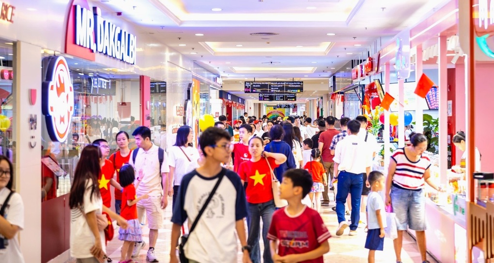 Vincom đón gần 5 triệu lượt khách trong kỳ nghỉ lễ 80 năm Quốc khánh - 2 Vincom đón gần 5 triệu lượt khách trong kỳ nghỉ lễ 80 năm Quốc khánh - 2
