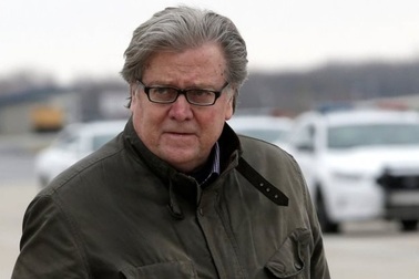 Chiến lược gia trưởng của ông Trump ví truyền thông như “đảng đối lập”