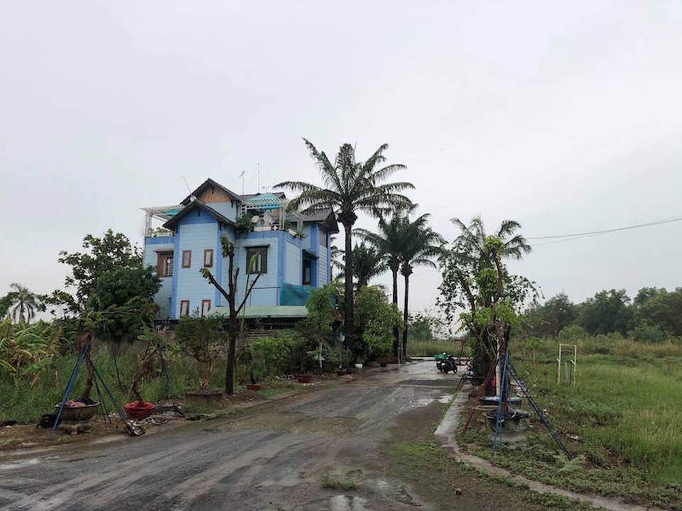 TPHCM: Người dân căng băng rôn đỏ rực tố chủ đầu tư dự án lừa đảo - 3 TPHCM: Người dân căng băng rôn đỏ rực tố chủ đầu tư dự án lừa đảo - 3
