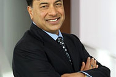 Tỷ phú Ấn Độ tham gia điều hành Goldman Sachs