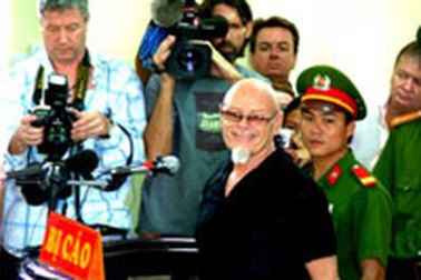 12 hãng tin quốc tế dự phiên tòa phúc thẩm Gary Glitter