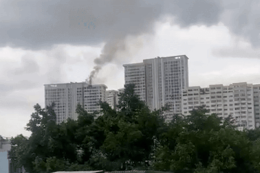 Khói lửa bao trùm tầng 27 chung cư cao cấp giữa trung tâm TPHCM