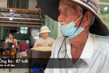 Quán bún riêu miễn phí cho người nghèo ở Sài Gòn