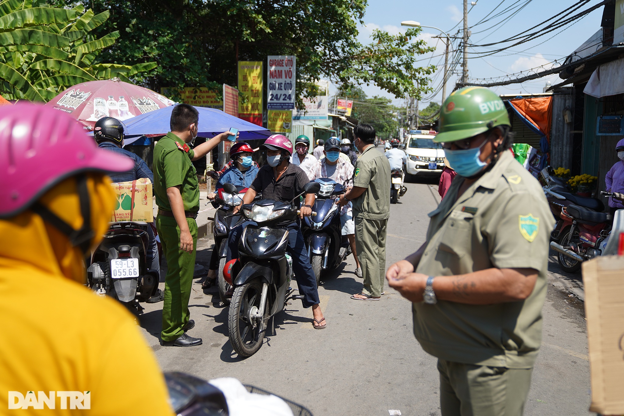 Cuộc sống bình thường mới bên trong khu phong tỏa - 8 Cuộc sống bình thường mới bên trong khu phong tỏa - 8