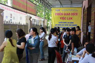 Tuyển  lao động có kinh nghiệm: "Sao cho đáng đồng tiền bát gạo"