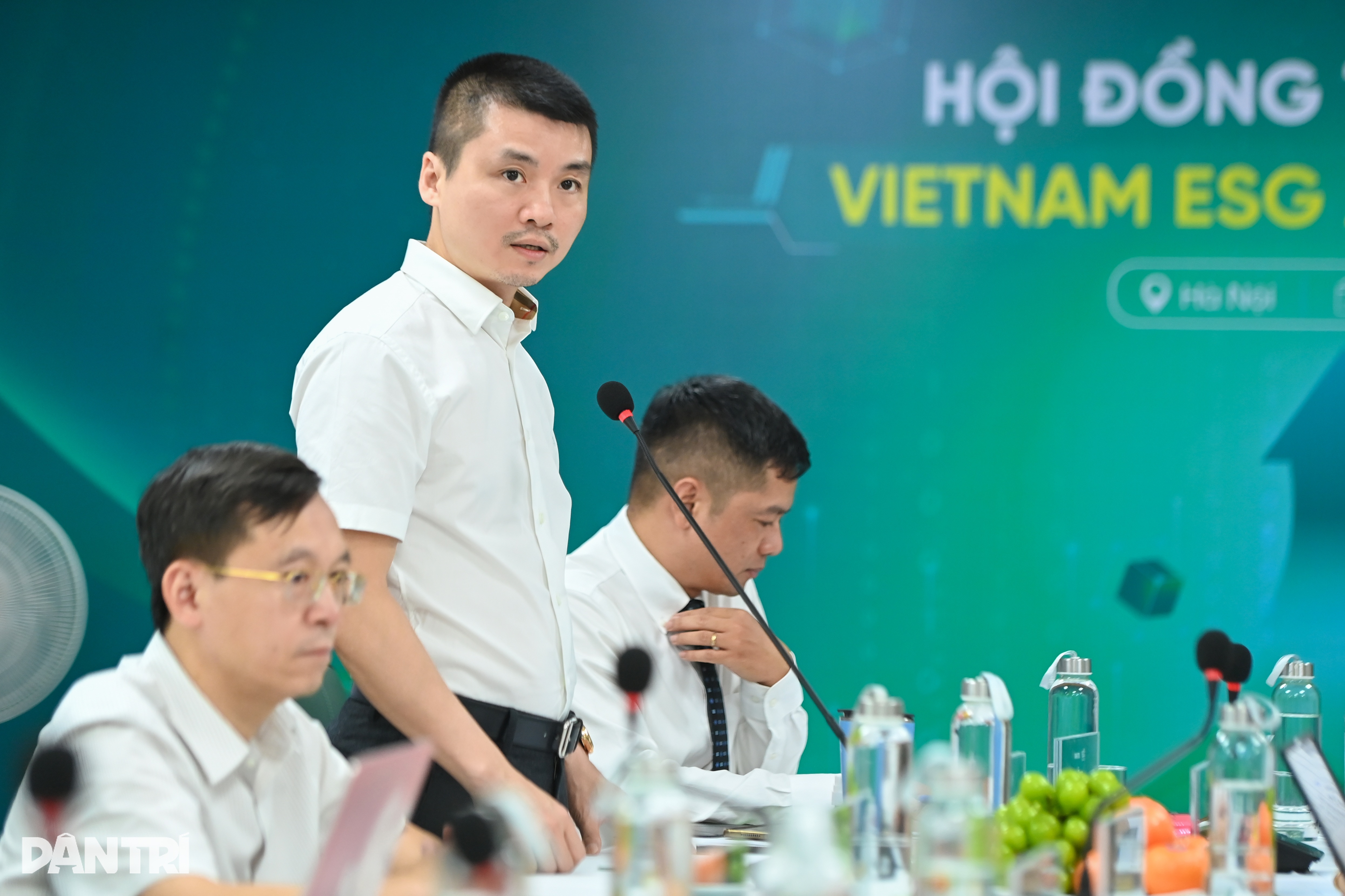 The Judging Council had a heated discussion about the Vietnam ESG Awards 2025 - 6 Hội đồng Thẩm định thảo luận sôi nổi về Vietnam ESG Awards 2025 - 6