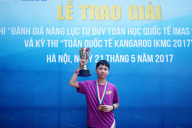 Nam sinh lớp 8 giành HCV “kép” hai kỳ thi Toán quốc tế tại Việt Nam