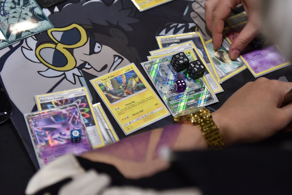 Mỹ: Đối mặt 20 năm tù vì gian lận tiền hỗ trợ Covid-19 để mua thẻ Pokemon - 1 Mỹ: Đối mặt 20 năm tù vì gian lận tiền hỗ trợ Covid-19 để mua thẻ Pokemon - 1