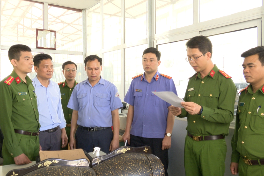Đăng kiểm viên nhận 7 - 8,5 triệu đồng để cấp giấy kiểm định trái quy định - 1 Đăng kiểm viên nhận 7 - 8,5 triệu đồng để cấp giấy kiểm định trái quy định - 1