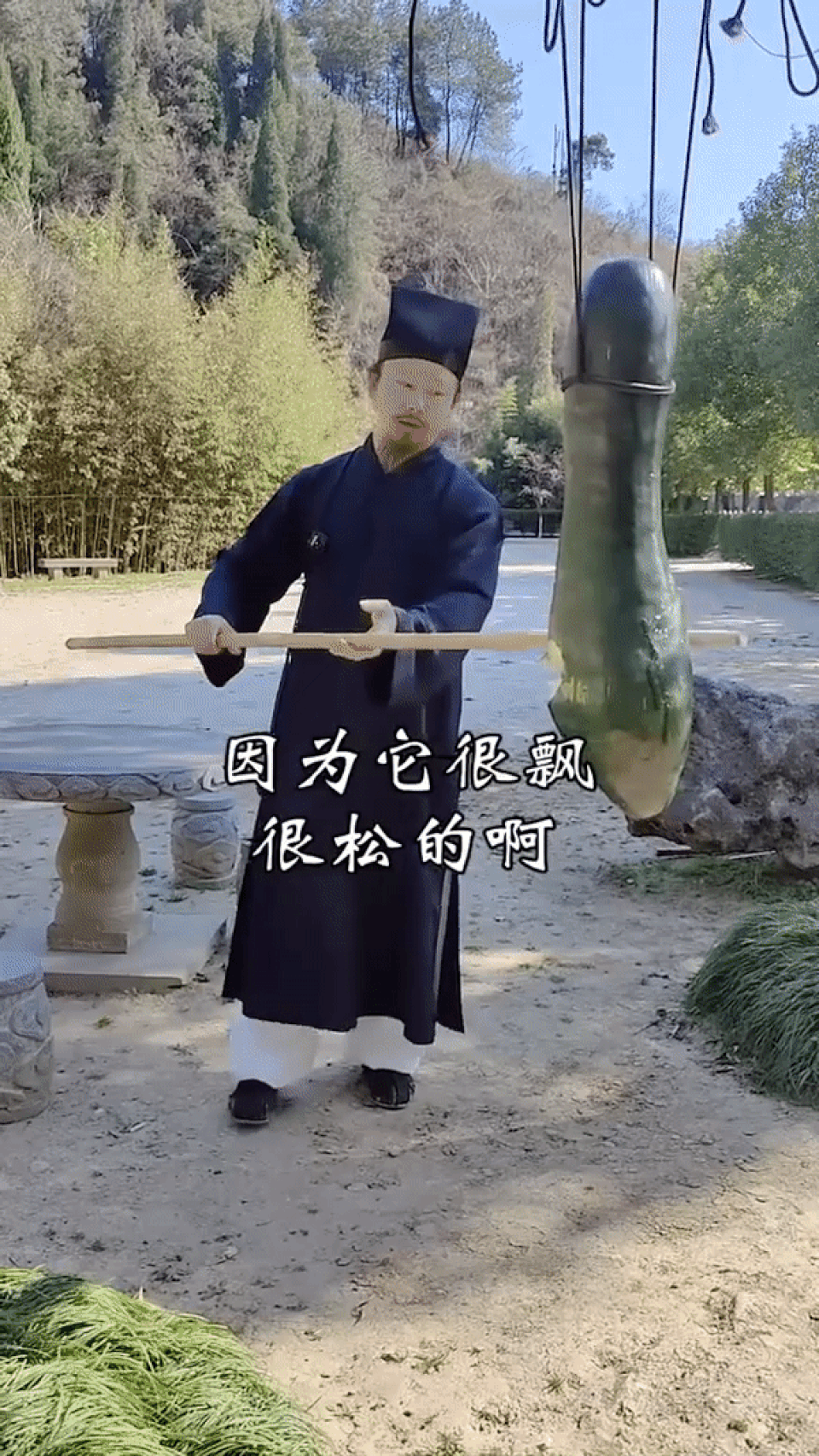 Thi triển nội công thâm hậu, chưởng môn Võ Đang bị tố lừa bịp - 1 Thi triển nội công thâm hậu, chưởng môn Võ Đang bị tố lừa bịp - 1