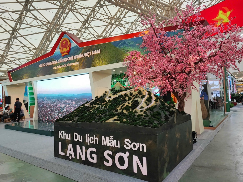Lạng Sơn mang sắc màu văn hóa, du lịch đến Triển lãm thành tựu đất nước - 2 Lạng Sơn mang sắc màu văn hóa, du lịch đến Triển lãm thành tựu đất nước - 2