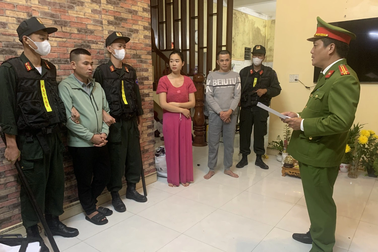 Tạm giữ nhóm người cho vay lãi suất "cắt cổ" gần 1.000%/năm