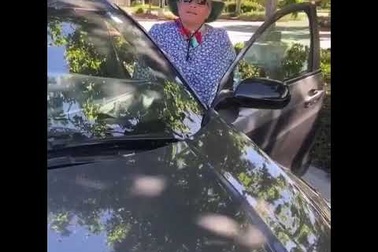 Người phụ nữ gây phẫn nộ vì liên tiếp mắng mỏ người châu Á