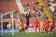 Hải Phòng và SL Nghệ An chia điểm trong trận cầu căng thẳng