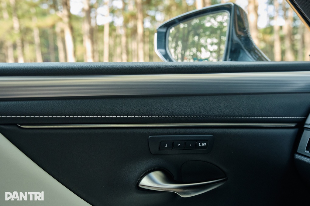 Trải nghiệm Lexus ES 250 F Sport: Lái hay hơn nhưng vẫn thiếu chút để đã - 23 Trải nghiệm Lexus ES 250 F Sport: Lái hay hơn nhưng vẫn thiếu chút để đã - 23