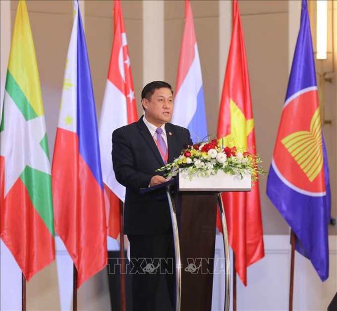 Phó tổng thư ký ASEAN Ekkaphab Phanthavong phát biểu. Ảnh: Thanh Tùng/TTXVN