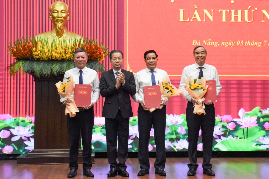 Nhiều lãnh đạo thành phố Đà Nẵng nhận thêm nhiệm vụ mới