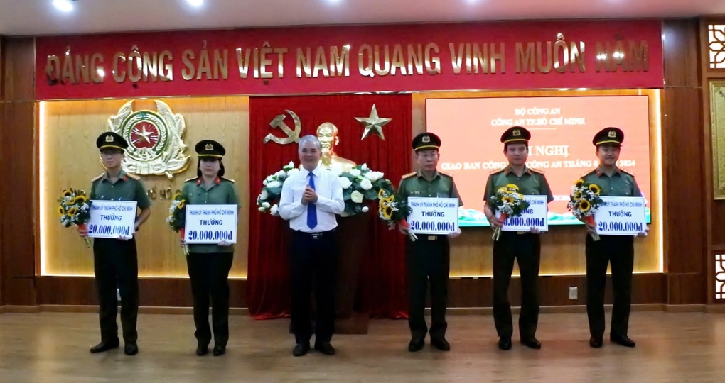 Công an TPHCM bắt 2 đối tượng hoạt động lật đổ chính quyền nhân dân - 4 Công an TPHCM bắt 2 đối tượng hoạt động lật đổ chính quyền nhân dân - 4