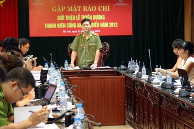 Tuyên dương 20 gương mặt thanh niên công an tiêu biểu năm 2012