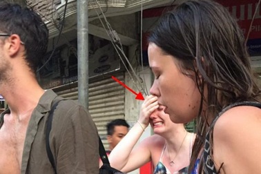 Du khách khóc nức nở sau khi bị trộm "khoắng" sạch đồ ở Philippines