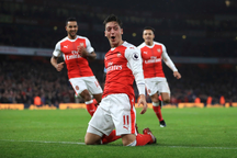 Mesut Ozil tuyên bố giải nghệ