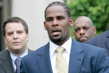 "Ông hoàng nhạc R&B" R.Kelly bị kết tội buôn bán, xâm hại tình dục trẻ em