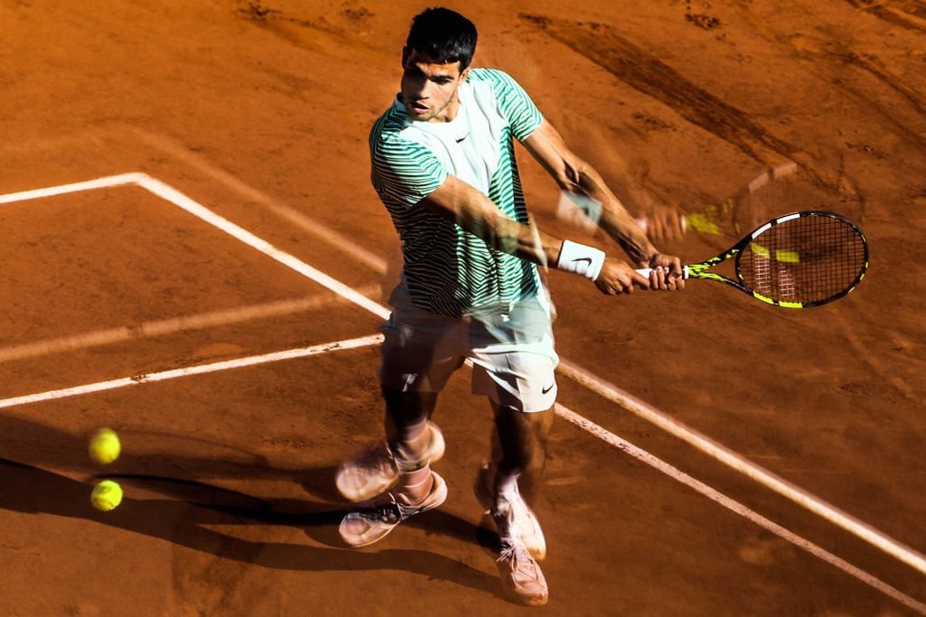 Djokovic vào tứ kết, Alcaraz sẽ đối đầu với Tsitsipas - 2 Djokovic vào tứ kết, Alcaraz sẽ đối đầu với Tsitsipas - 2