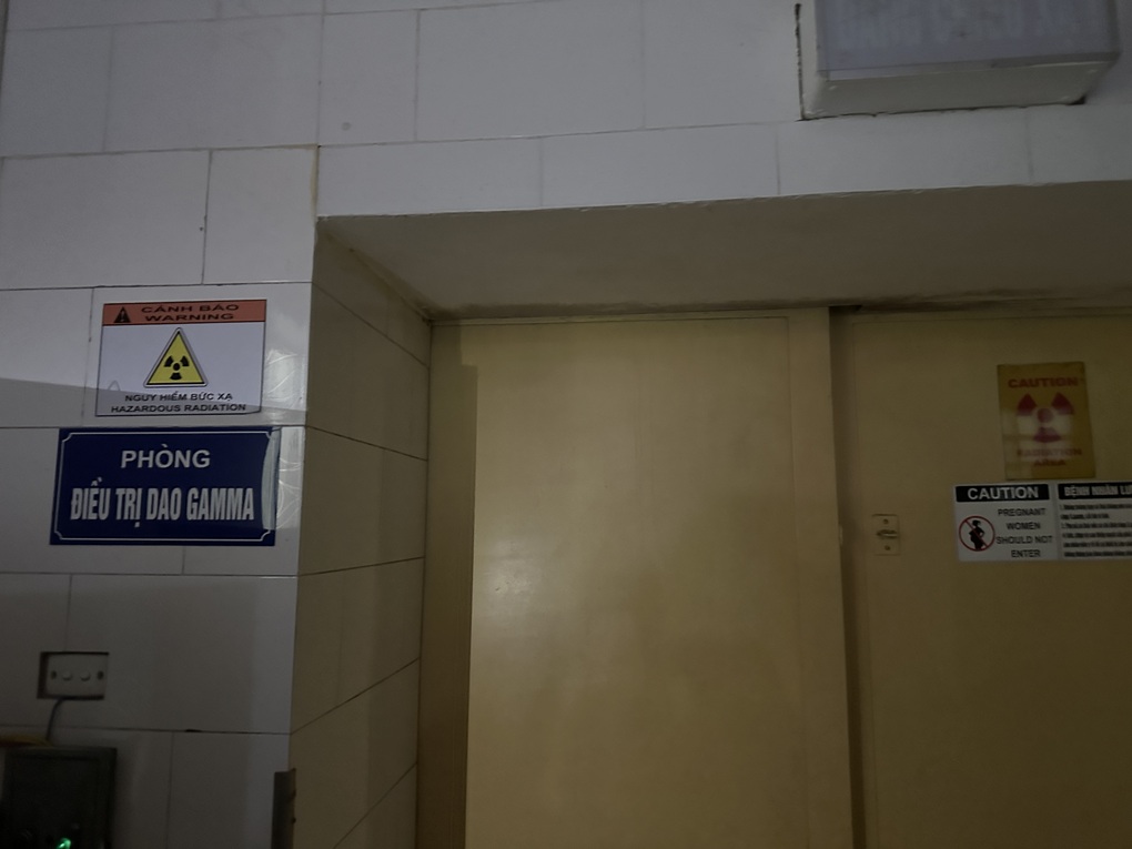 Bệnh viện Bạch Mai khó khăn tới kiệt quệ - 3 Bệnh viện Bạch Mai khó khăn tới kiệt quệ - 3