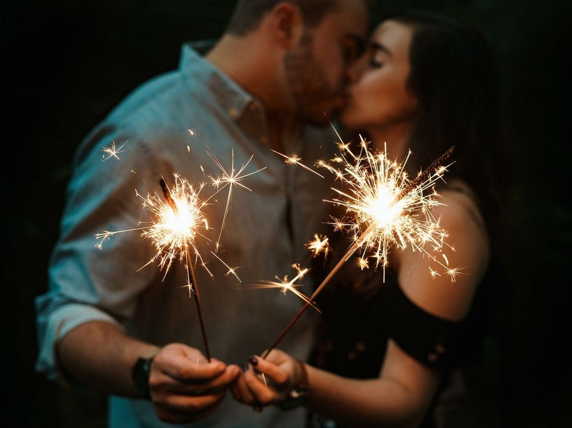 Người phương Tây quan niệm thế nào về người xông nhà? - 2 Người phương Tây quan niệm thế nào về người xông nhà? - 2